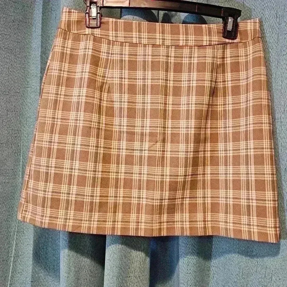 Tan & Purple Abound Academia Plaid Mini Skirt Size Medium - Picture 1 of 5